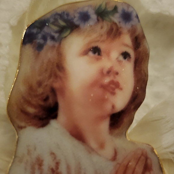 Heaven's Little Angels Ornament Collection - Picture 5 of 16